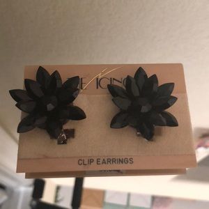The Icing black‎ jet clip on earrings